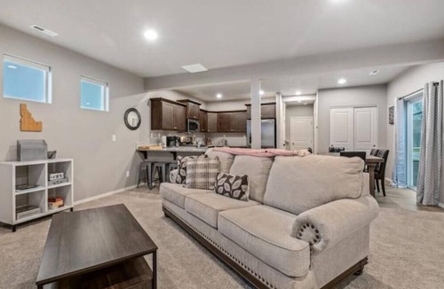 Ponderay Cottage | Large Cottage Near Downtown, Beach & Skiing #130