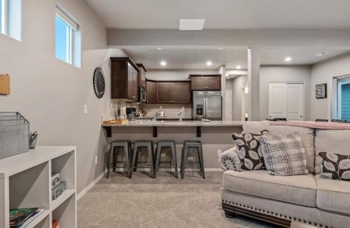 Ponderay Cottage | Large Cottage Near Downtown, Beach & Skiing #130
