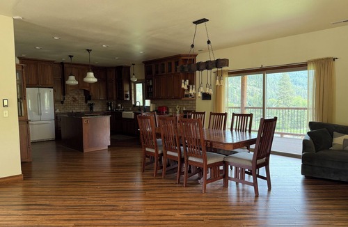 Cataldo House | Large Family Home on 80 acres, Amazing Views