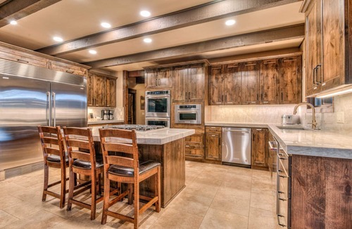 Sunriver House | Large Lodge Home, Hot tub, 9 bedroom, 6 bath, Sleeps 20