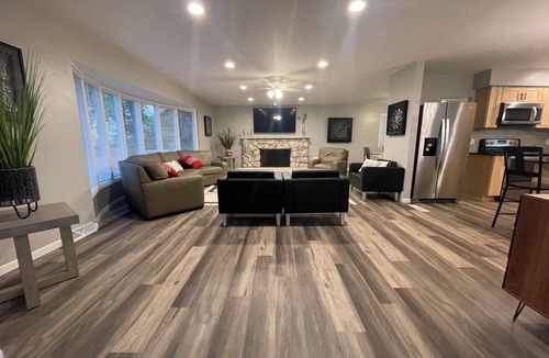 West Omaha House | Large, modern, spacious and clean 6-bedroom house in desirable West Omaha.