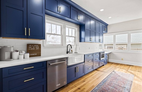 North End House | Large North End Boise home on tree-lined street!