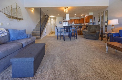 Newport Condo | Large Oceanfront Views 2 Kings Bed 2 Bath Lg Spa Tub Romantic Nye Beach Getaway