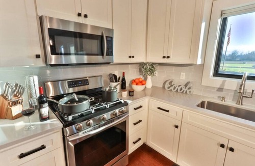 Walla Walla House | Lazy B Cottage · Lazy B Cottage-Wine Country Getaway, Great for Two