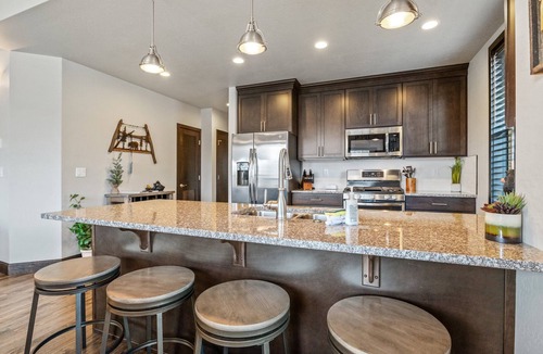 Dover Bay Condo | Lazy Bear Lodge - 3 Bedroom 2 Bath Bayside Condo