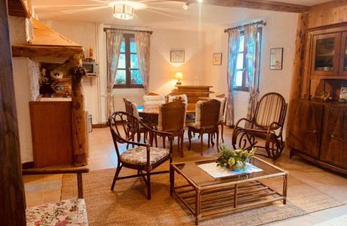 Chatelblanc House | Le Castel Blanc