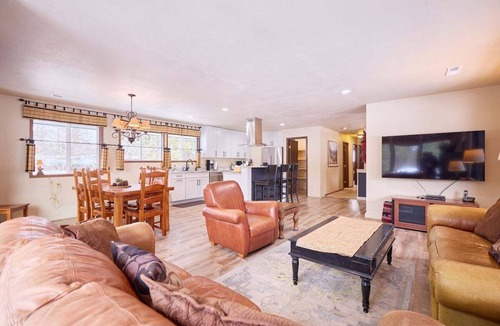 Leavenworth House | Leavenworth Retreat with Pool & Hot Tub