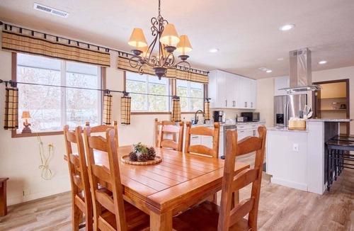 Leavenworth House | Leavenworth Retreat with Pool & Hot Tub