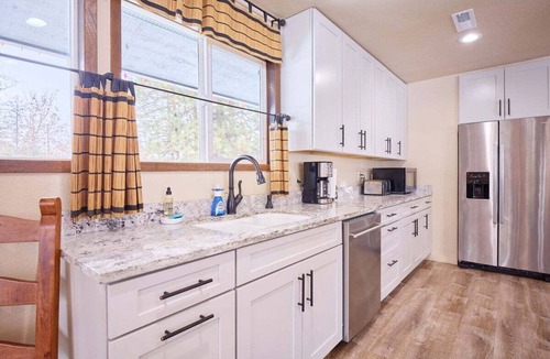Leavenworth House | Leavenworth Retreat with Pool & Hot Tub