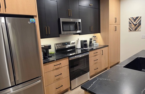 Lenexa House | Lenexa Executive Getaway