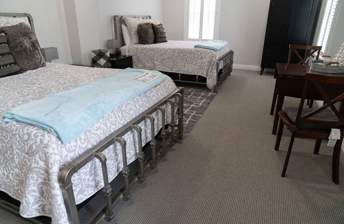 Zion National Park South Entrance Bed & Breakfast | Less than 10 minutes to Zion Nat'l Park Entrance, Newly renovated B&B in quiet town, with private en suite bathroom with e-bikes available for rental.