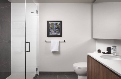 South Lake Union Hotel | Level Seattle- One Bedroom Suite plus Office