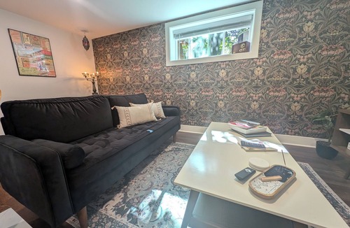 Woodstock Apartment | #LiebeHausPDX - A mid-century-modern apartment near Reed College