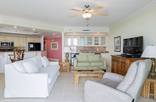Orange Beach Condo | Lighthouse on the Bay, Beautiful 6th Floor Condo with Perdido Pass View!