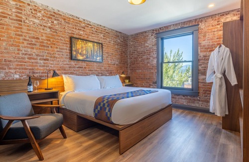 Hood River Hotel | Lightwell Hotel & Spa