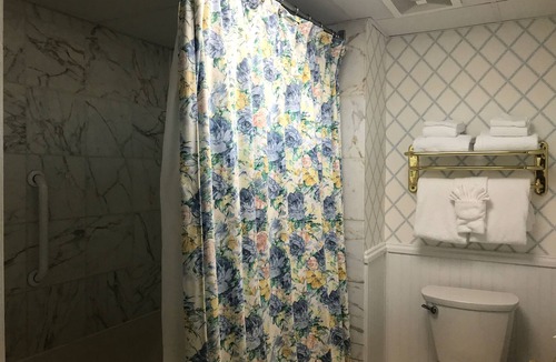 Mackinac Island Hotel | Lilac Tree Suites