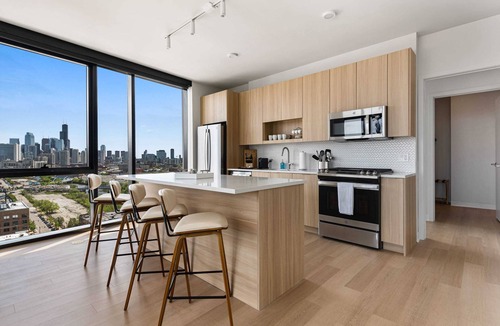 River North Apartment | Lincoln Park 2BR apartment: Lake Views, Walkable