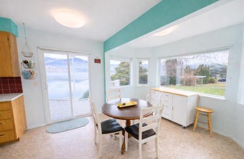 Oroville House | Linger Longer Lakeside