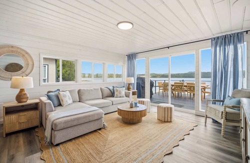 Diamond Lake House | Little Hamptons on The Lake