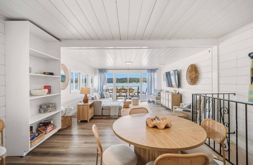 Diamond Lake House | Little Hamptons on The Lake