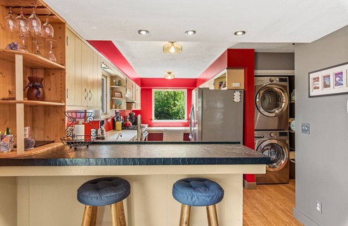 Sandpoint House | Little Sand Creek Chalet w/Hot Tub