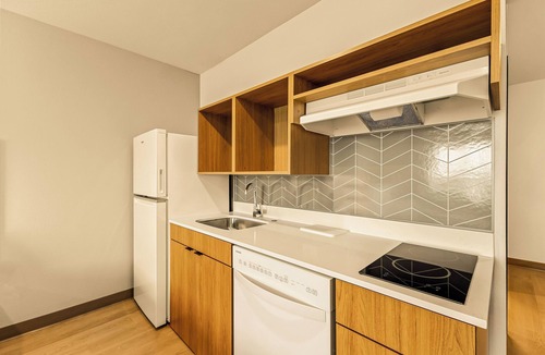 West Jordan Hotel | LivAway Suites SLC- West Jordan
