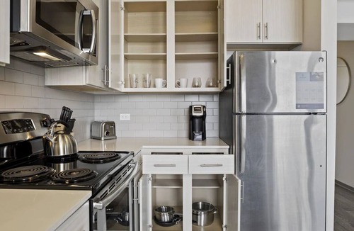 Sobro Apartment | Live Music and City Lights | Stay at an Upscale Haven in Nashville Near Hotspots