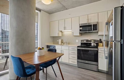 Sobro Apartment | Live Music and City Lights | Stay at an Upscale Haven in Nashville Near Hotspots