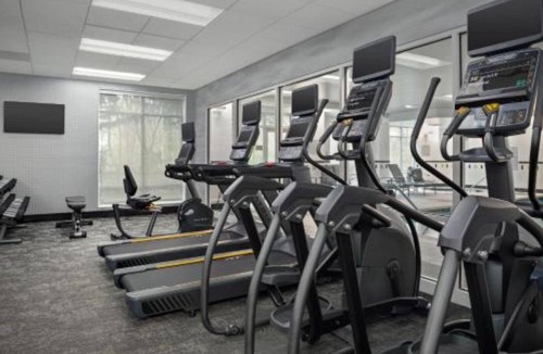 Puyallup House | Located along the foothills of scenic Mount Rainier historic downtown