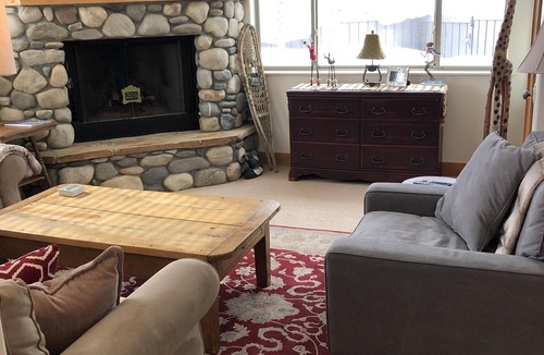 Ketchum Condo | LOCATION! LOCATION! LOCATION! Modern comfort blocks from downtown Ketchum!