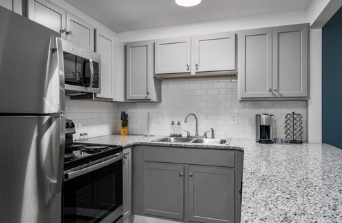Forest Park Apartment | Location Updated w King Bed and Fast Wifi