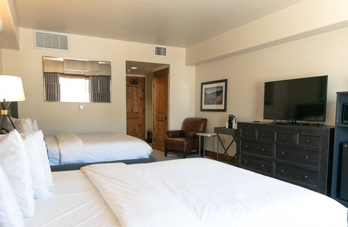 Tamarack Resort House | Lodge Dbl Queen 304 | Spectacular Mountain Views | Fitness Center