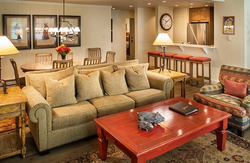 Elkhorn Hotel | Lodge II Two-Bed Apartment w/Mountain Views & Steps from Village Shops & Trails