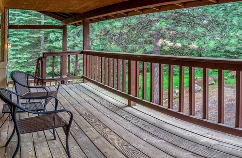 Ashland Hotel | Lodge Room 6 at Green Springs Inn