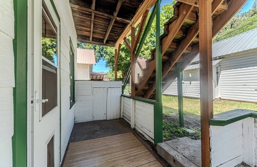 Alberton Apartment | Lofi Girl Book Lover's Nook- 2BD 1BATH A/C Washer/Dryer Full kitchen/fast WIFI