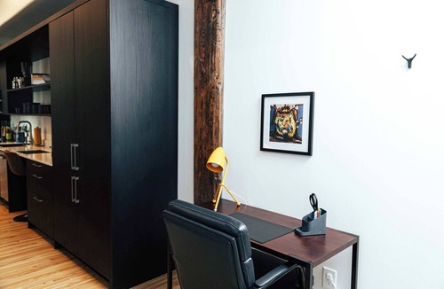 Central City Apartment | Loft 307 - The William - Vinyl - Downtown Vibes