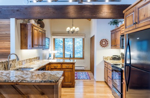 Elkhorn Village House | Loft Area! Golf Course Views! Shuffleboard Table! Hot Tub Access!