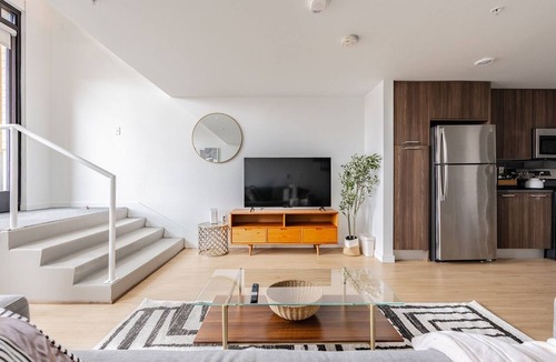 West Bellevue Apartment | Loft | Gym, Lounge | Bellevue | Sophari Downtown A