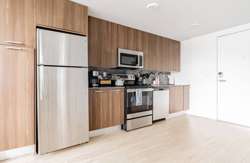 West Bellevue Apartment | Loft | Gym, Lounge | Bellevue | Sophari Downtown A