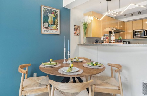 Belltown House | Loft Penthouse Major international sporting event Walk to Lumen Field & Space Needle View