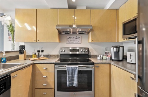 Belltown House | Loft Penthouse Major international sporting event Walk to Lumen Field & Space Needle View