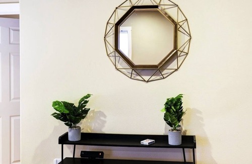 South Seattle House | Loftium | Cozy Suite Near Downtwn & Light Rail!