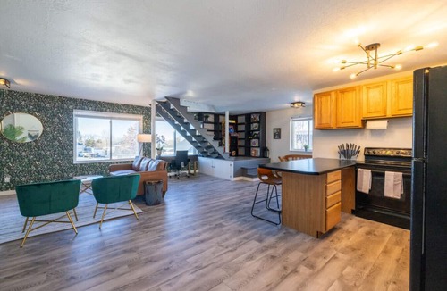 Draper House | Lone Peak View | Pickleball + Putting Green