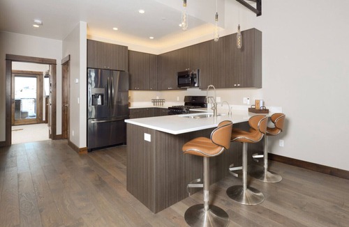 Big Sky Villa | Lone Peak Views - Minutes to Big Sky Resort!