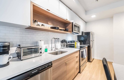 New Tacoma Apartment | Long or Short Stay |Tacoma| Lux Modern 1BR|1BA