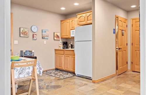Hayden Condo | Long Stays Welcome |ADA Home with Cozy Fireplace, Close to Silverwood, Restaurants & Hayden Lake!