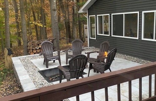 Canadian Lakes House | Looking for a perfect getaway?