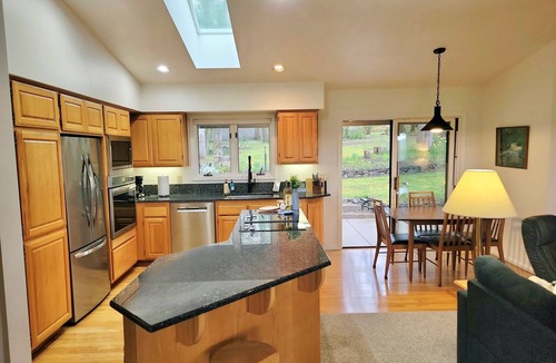 Corvallis House | Lookout- epic views, close to OSU, quiet