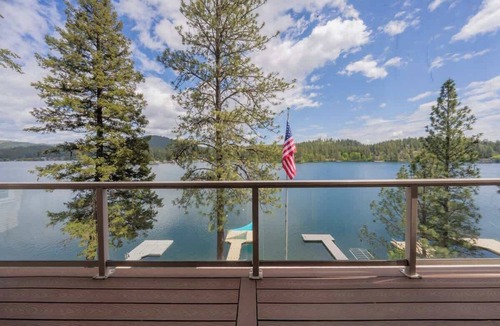 Loon Lake House | Loon Lakeside, Dockside Retreat