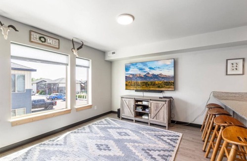 Rexburg Apartment | Lorene Loft – Pickleball, AC, Playground, BYU-ID, Pet Friendly!